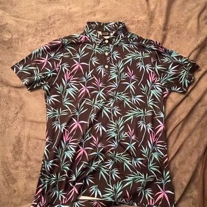 Sunday Swagger Golf Shirt size Medium worn once